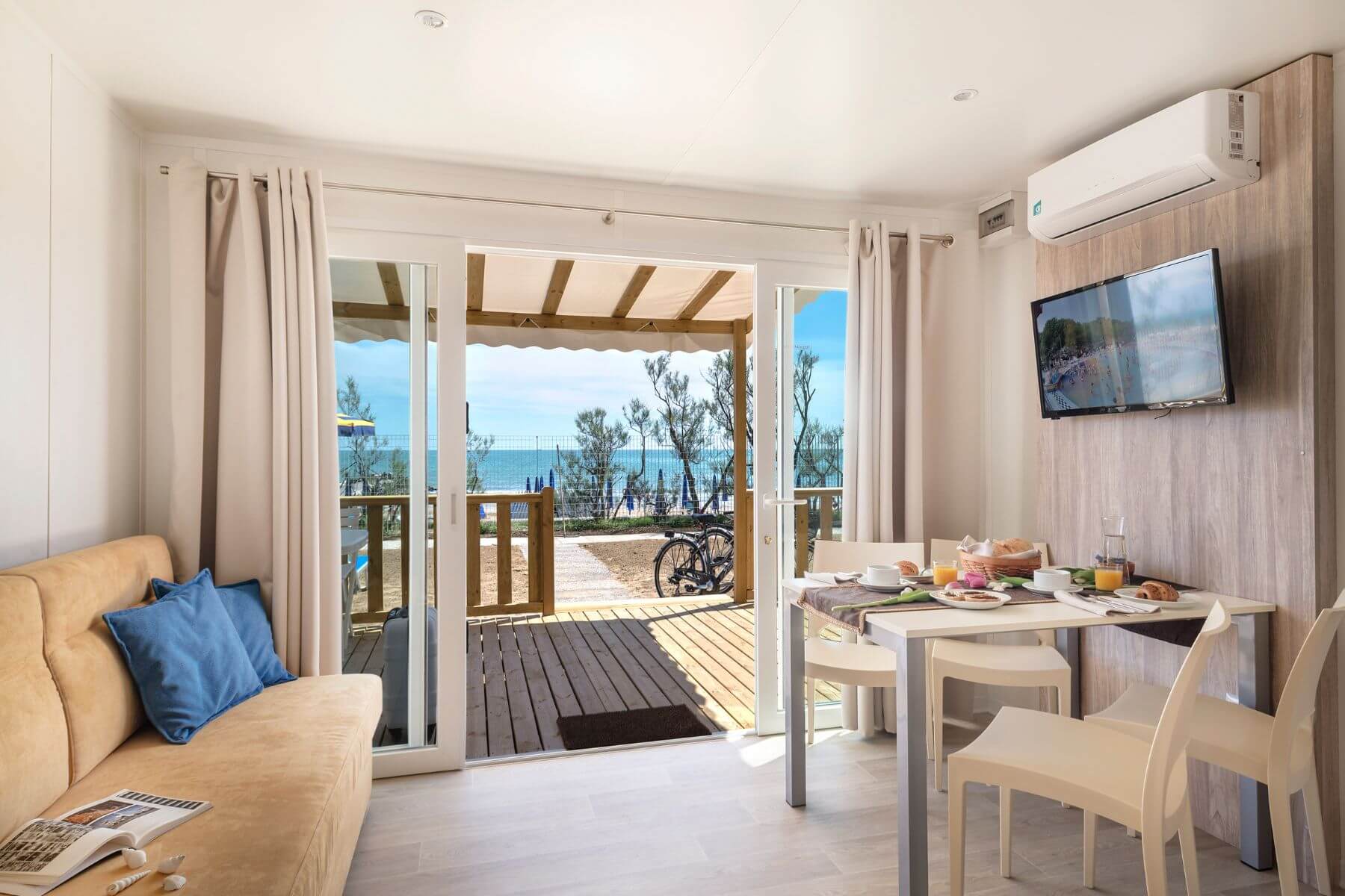 Mobilehome_Venice_SeaView_soggiorno_con_vista_Villaggio_San_Francesco