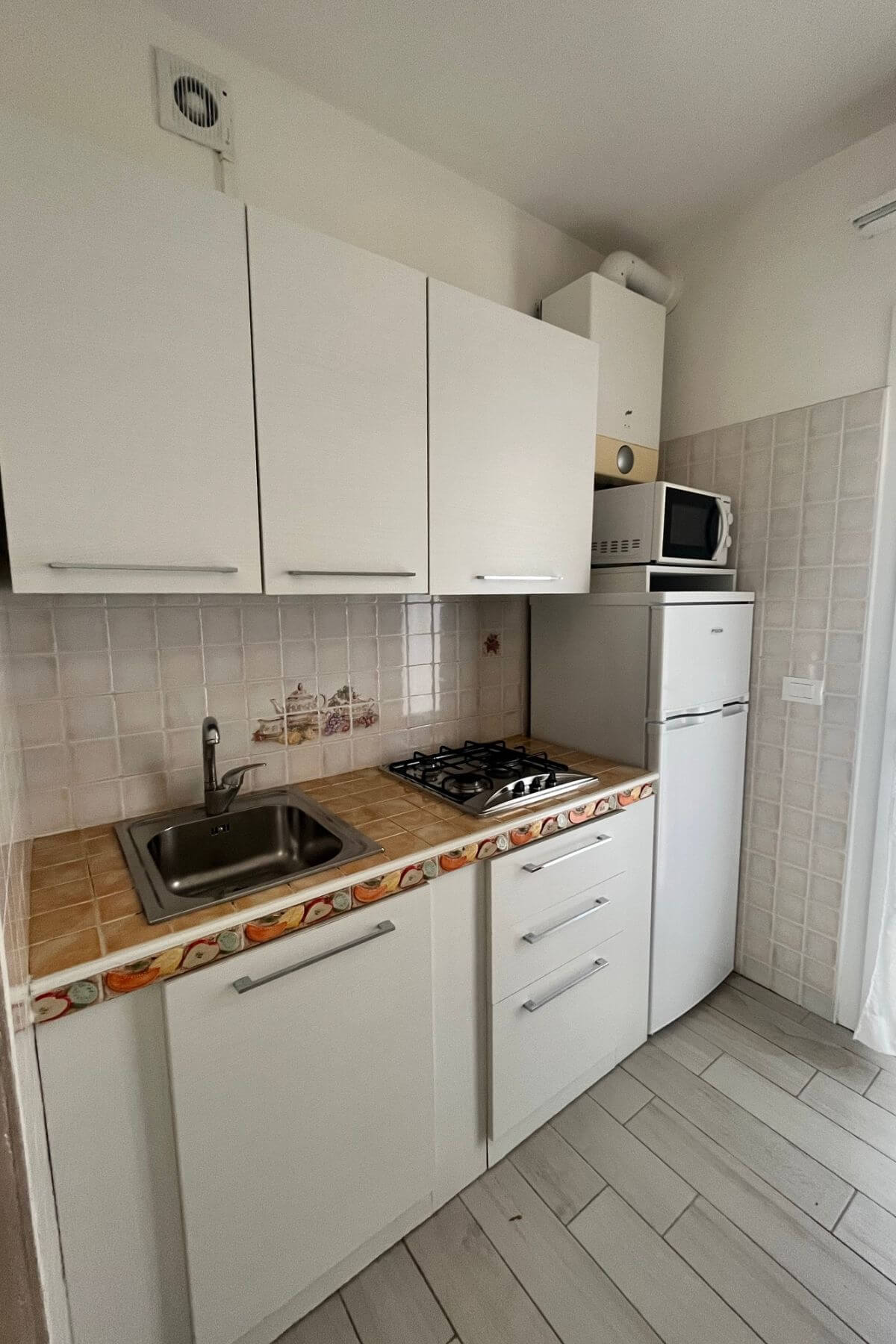 Apartment_Comfort_Pet_cucina_2piani_Villaggio_San_Francesco Apartment_Comfort_Pet_cucina_2piani_Villaggio_San_Francesco