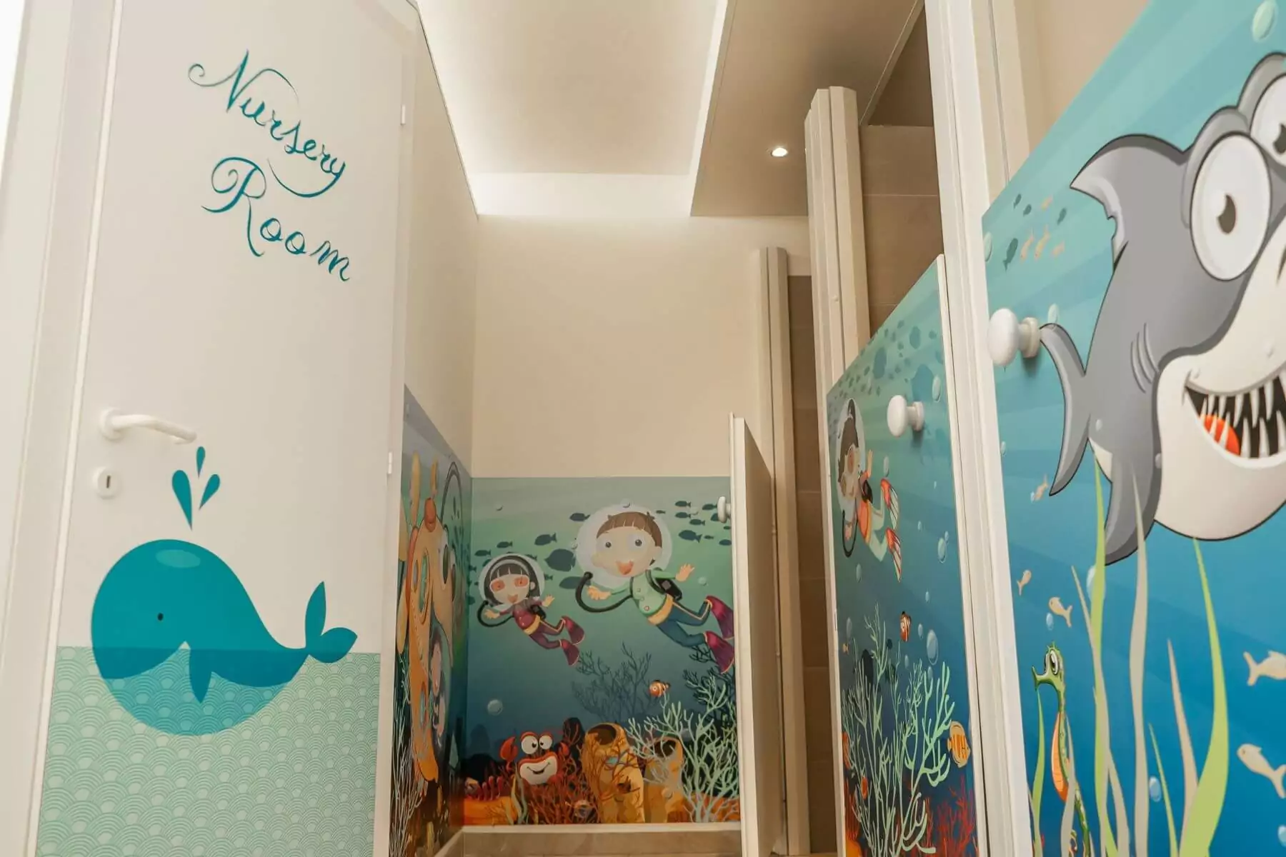 bagno per bambini con animali marini