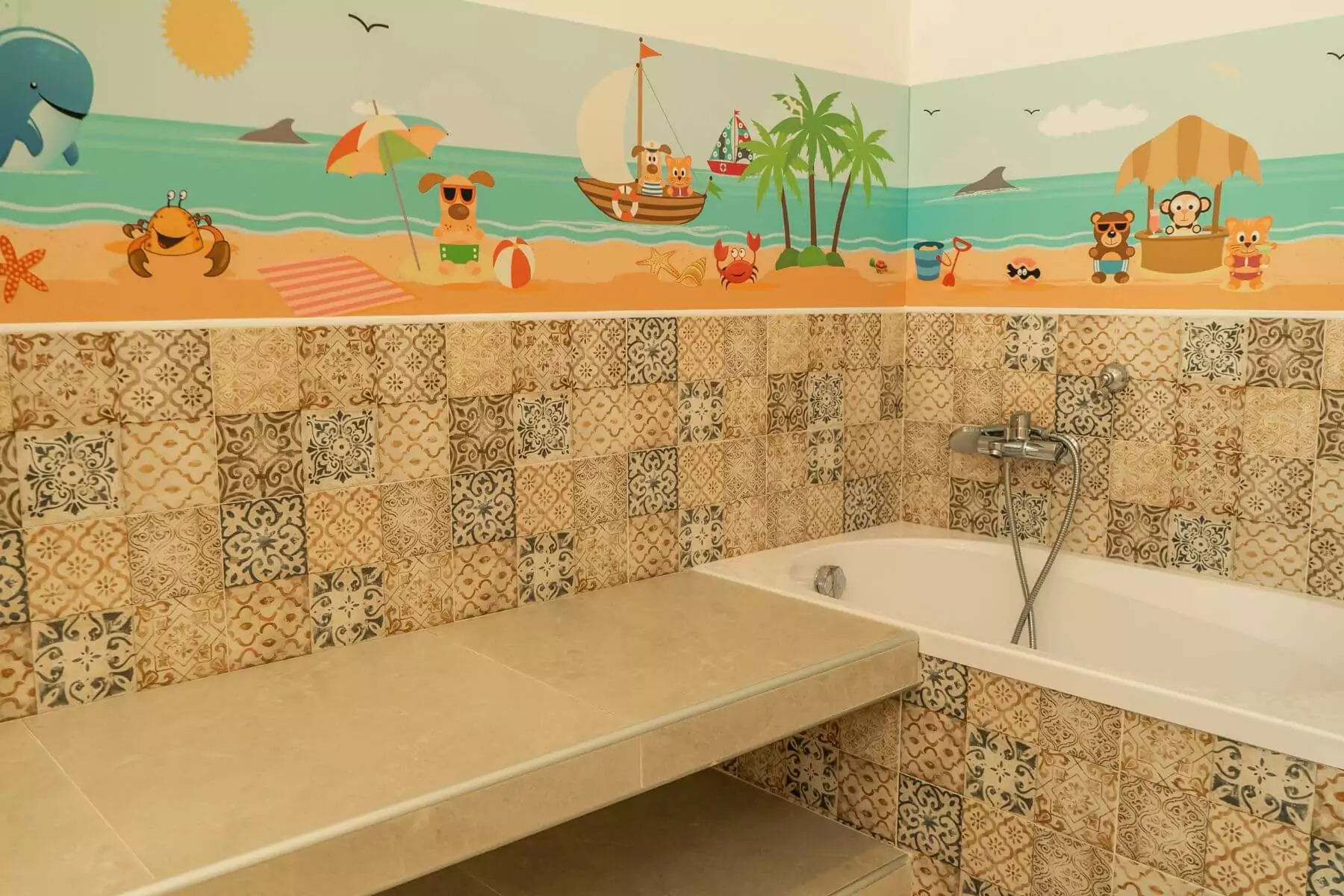 bagno per bambini con murales