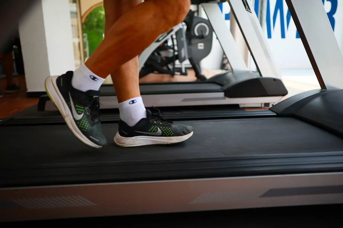 sportivo in palestra al centro vacanze villaggio san francesco a caorle