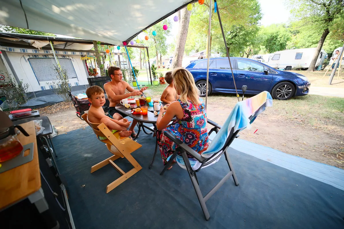 i nostri ospiti nelle piazzole del centro vacanze villaggio san francesco a caorle