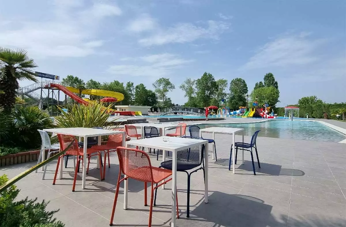 AlVolo bar a bordo piscina al centro vacanze villaggio san francesco a caorle