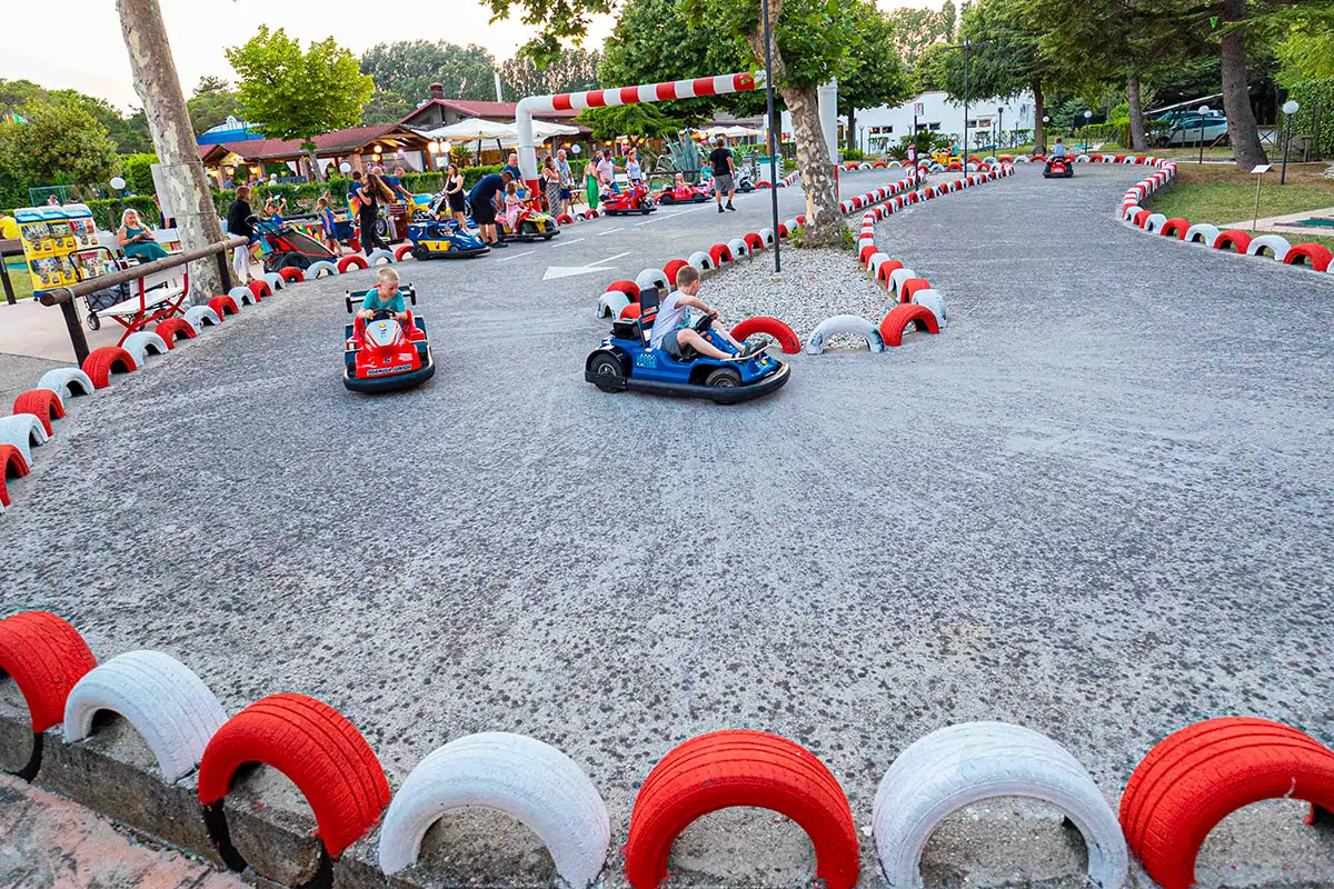 pista di kart all'interno del centro vacanze villaggio san francesco a caorle