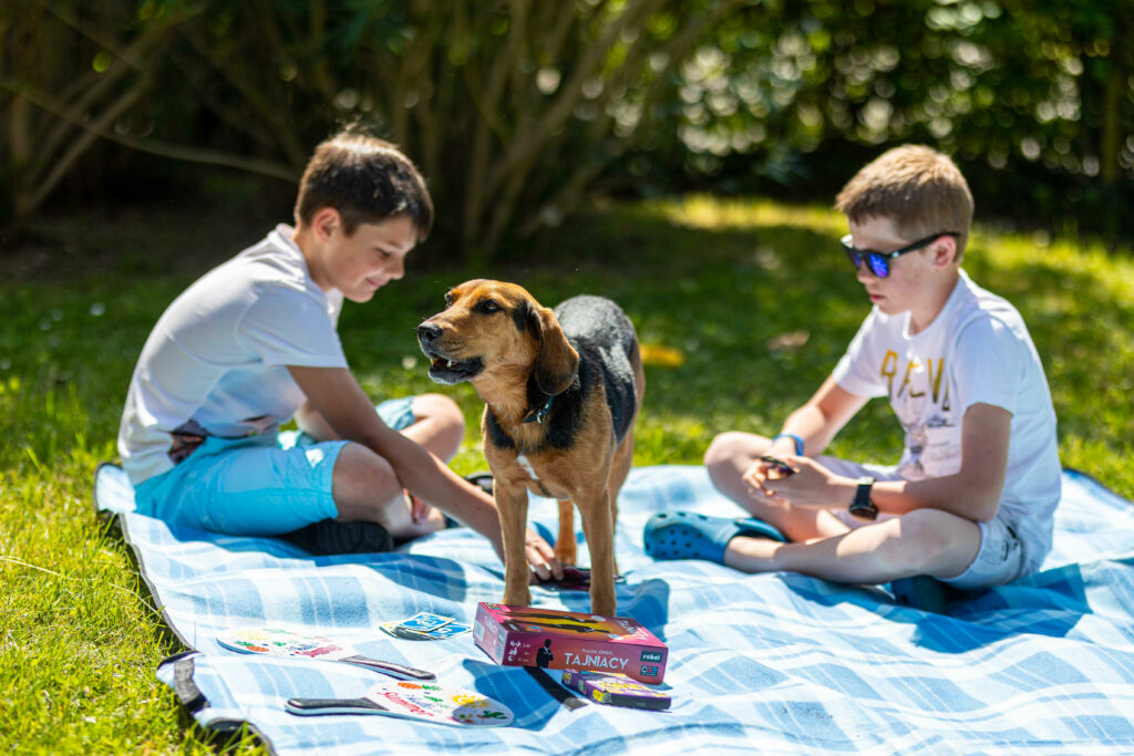 I nostri piccoli ospiti con il loro pet al centro vacanze villaggio san francesco a caorle