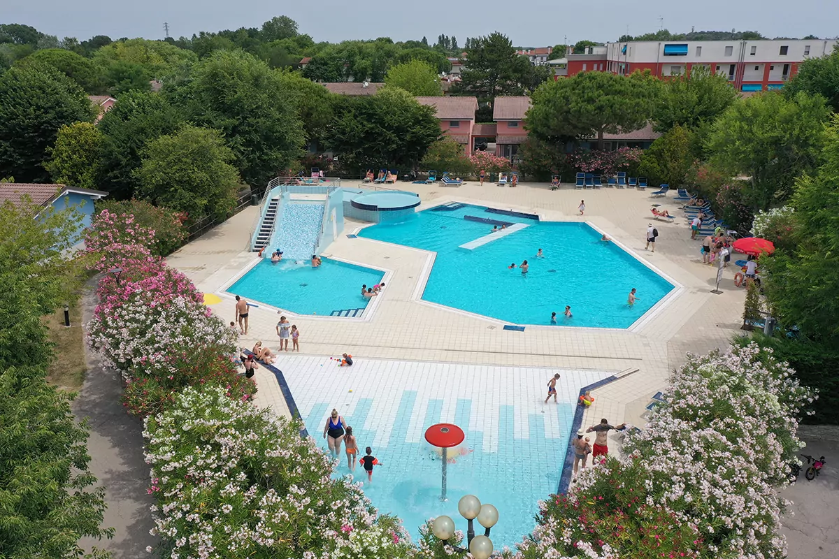 piscine-villaggio-san-francesco-caorle piscine viste dall'alto del villaggio San Francesco