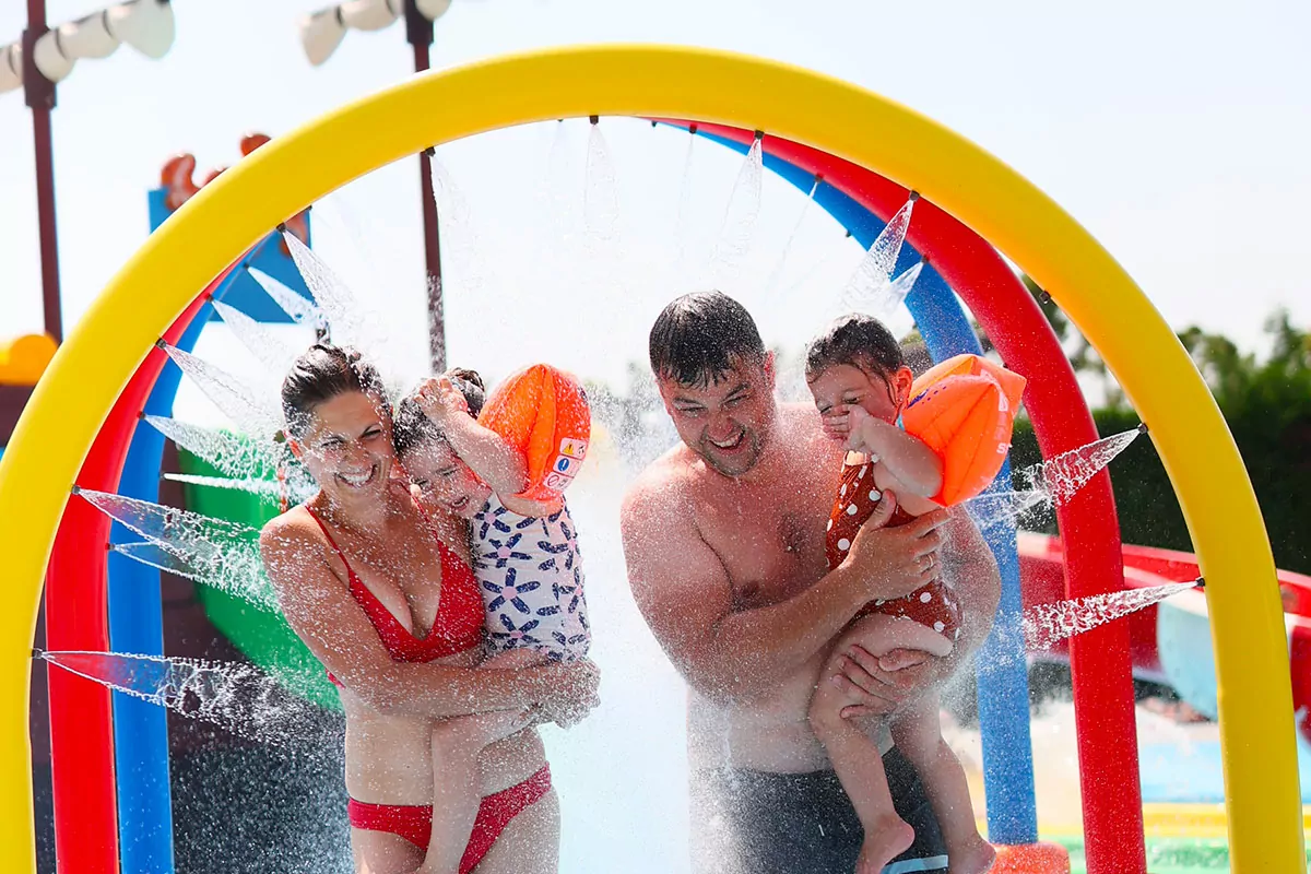 giochi d'acqua per famiglie al centro vacanze san francesco