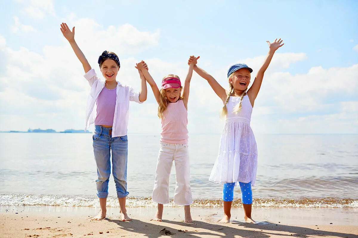 bambini-felici-spiaggia-caorle