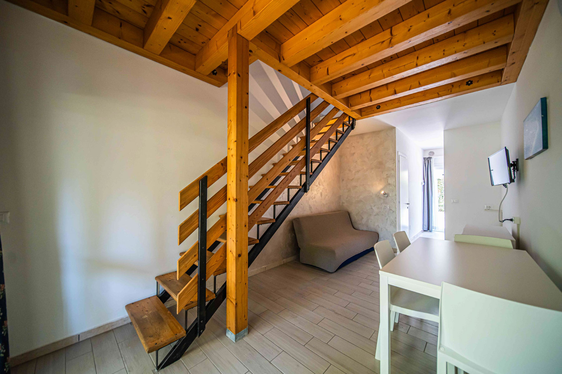 apartment-pet-2-piani-villaggio-san-francesco-05